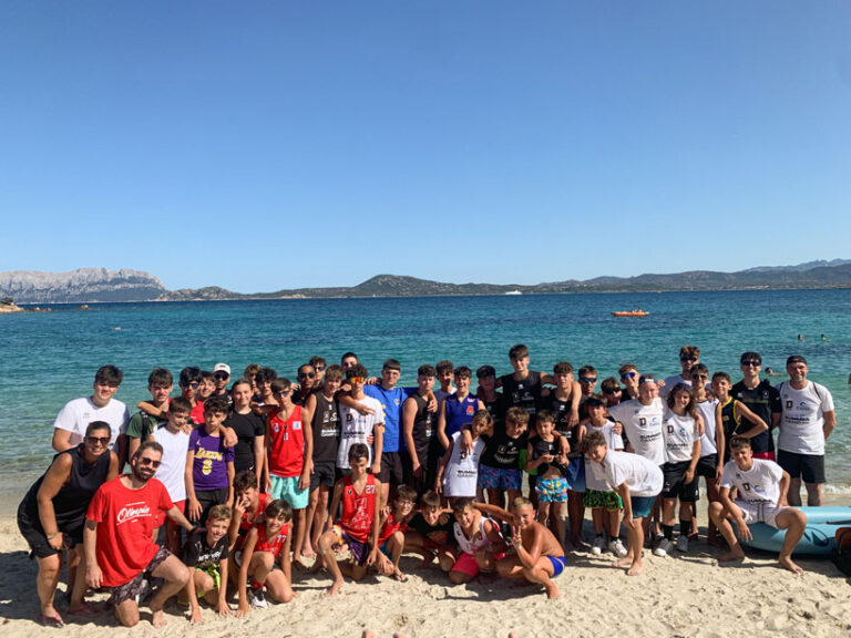 A luglio l’Olimpia ha ospitato a Olbia i ragazzi del camp del Derthona Basket, organizzato dalla società di Serie A insieme con Costa Crociere.