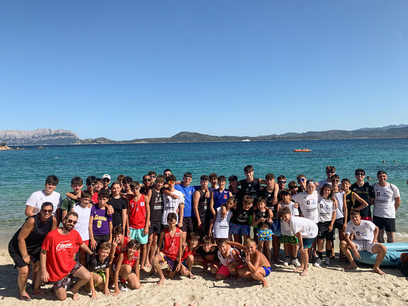 A luglio l’Olimpia ha ospitato a Olbia i ragazzi del camp del Derthona Basket, organizzato dalla società di Serie A insieme con Costa Crociere.